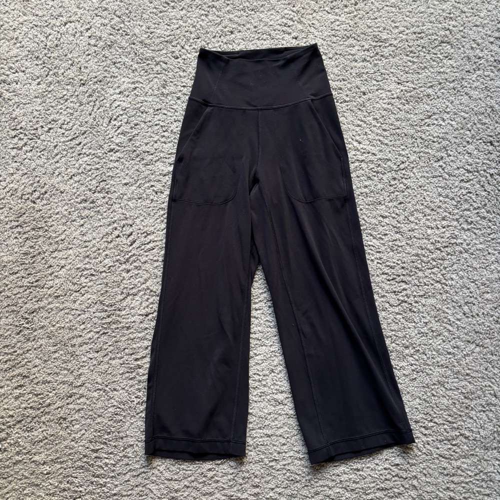 lululemon Align™ Super-High-Rise Wide-Leg Crop 23" - size 0, black - LIKE NEW